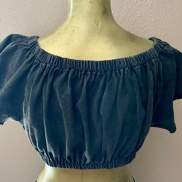 URBAN OUTFITTERS Off Shoulder Ruffle Sleeve Boho CROP TOP Size Large - Picture 12 of 15